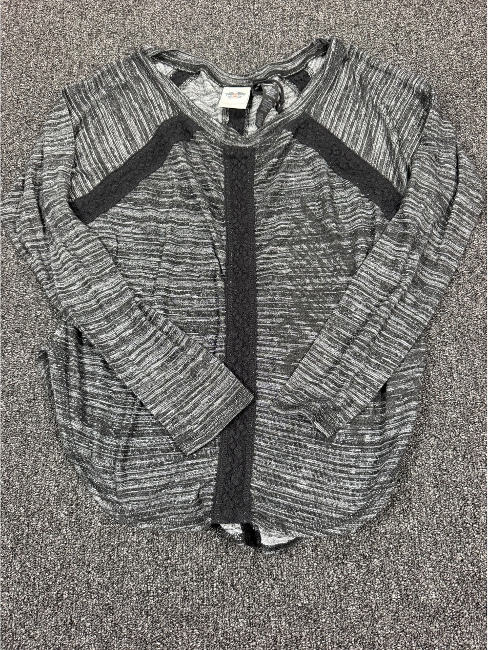 Harley Davidson Gray and Black Long Sleeve Knit Top Medium
